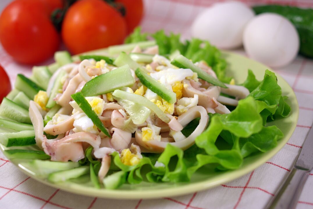 Salata s lignjama